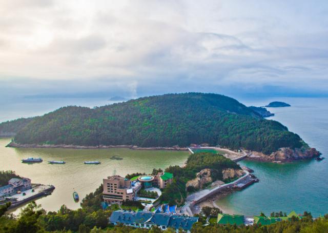 浙江臺州代管的一個&ldquo;百強縣&rdquo;,是省內第二大島,擁有大鹿島景區(qū)